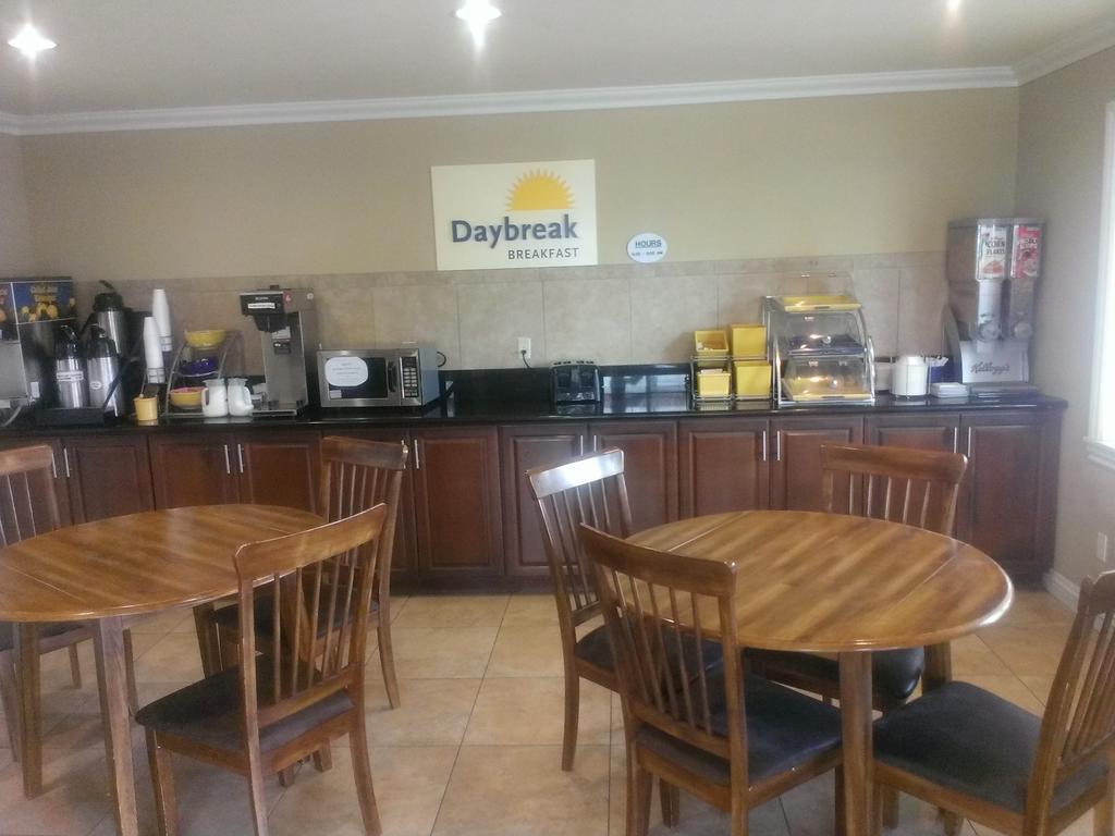 Days Inn By Wyndham Kingman East Екстер'єр фото
