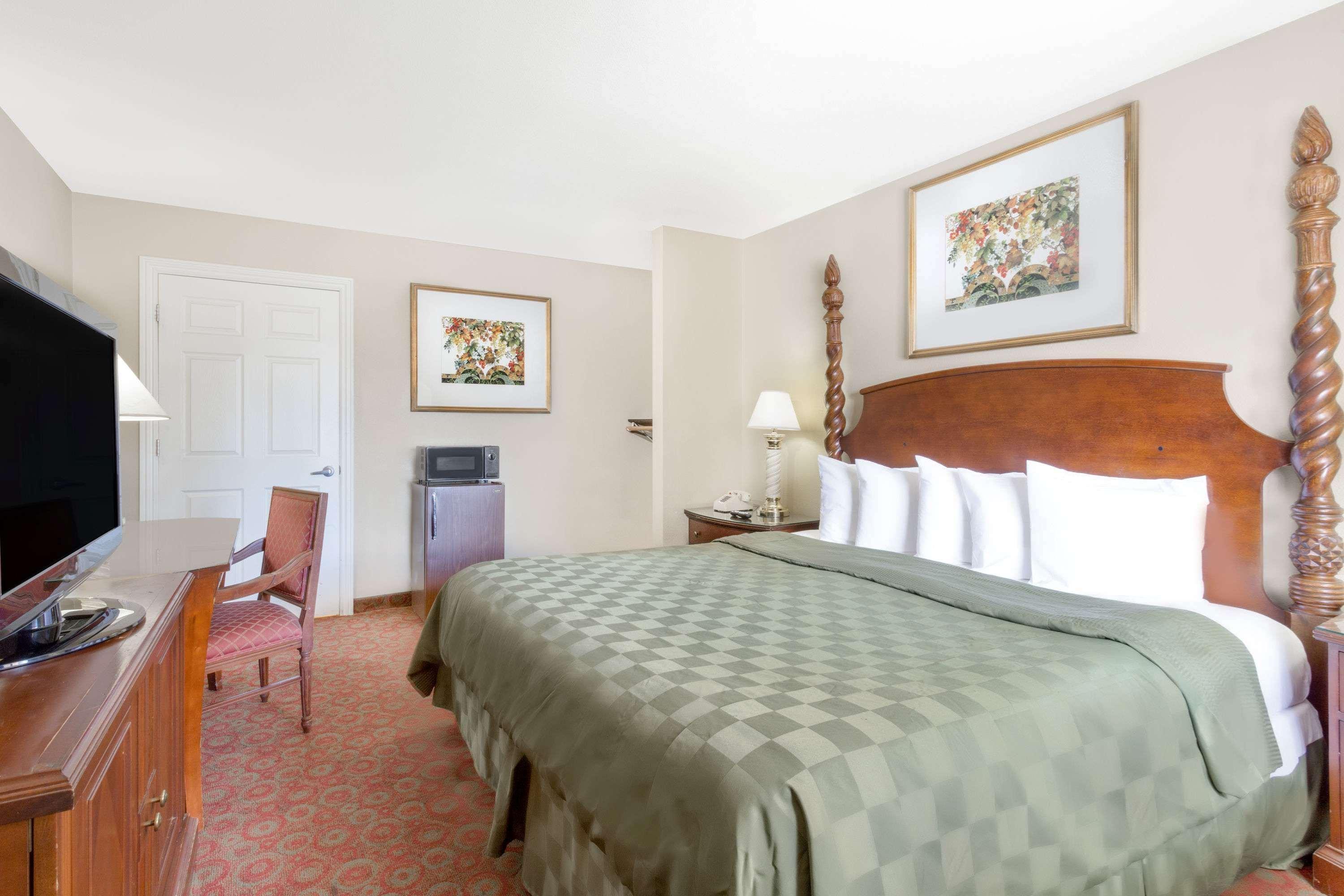 Days Inn By Wyndham Kingman East Екстер'єр фото