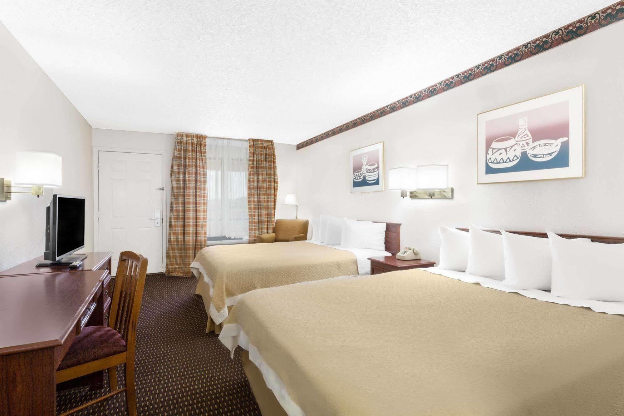 Days Inn By Wyndham Kingman East Екстер'єр фото